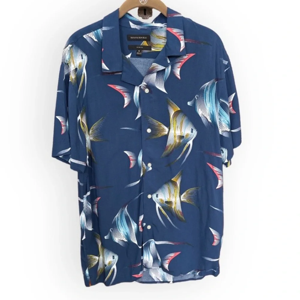Banana Republic Slim Fit Tropical Fish Print Short Sleeve Shirt SZ M Resort